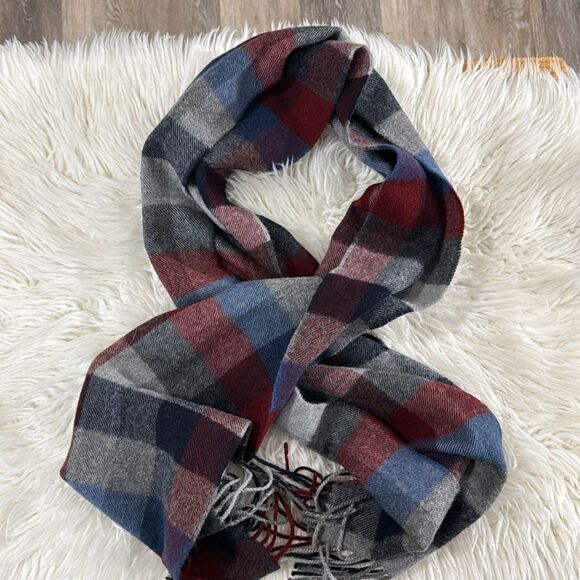 HUGO BOSS SCARF NWOT - Picture 1 of 6